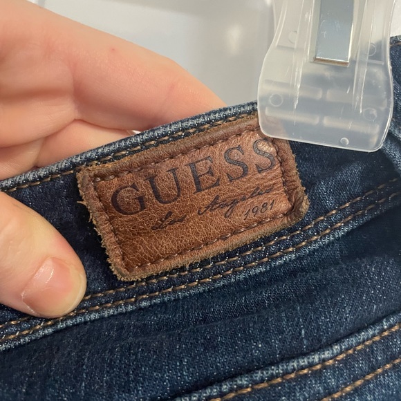 Guess jean shorts - Picture 3 of 8